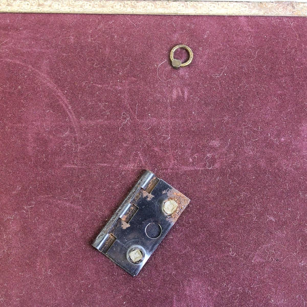 Vintage Picture Frame 8 x 10 Embossed Gold Scrolled Clear Glass Photos Memories