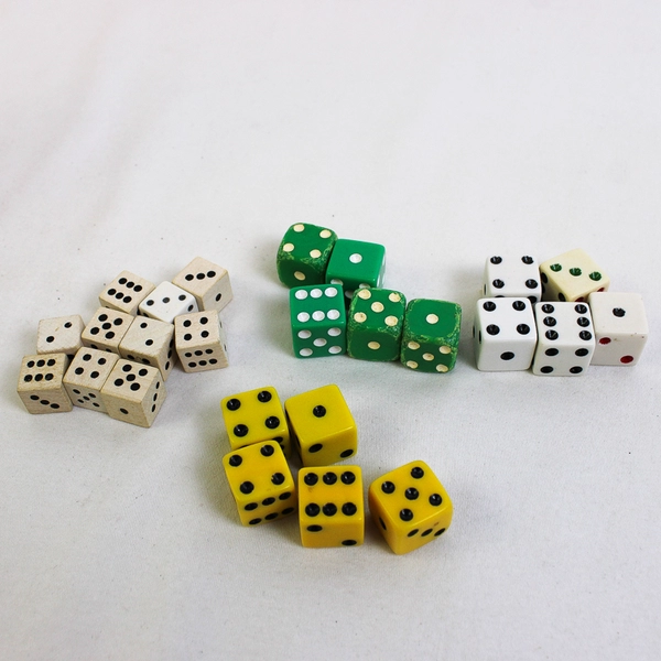 1970's 1980's Yahtzee Games Pieces Rules Score Card Random Dice Milton Bradley