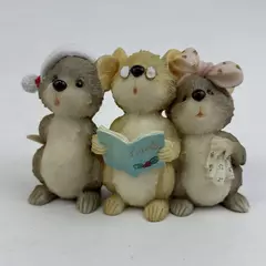 Vintage Santa's Giftshop Christmas Carolers Mouse Figurine