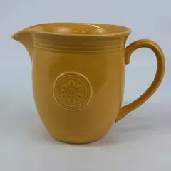 Vtg Oneida Petals Marigold Pitcher 64 Oz 7.25 Inch