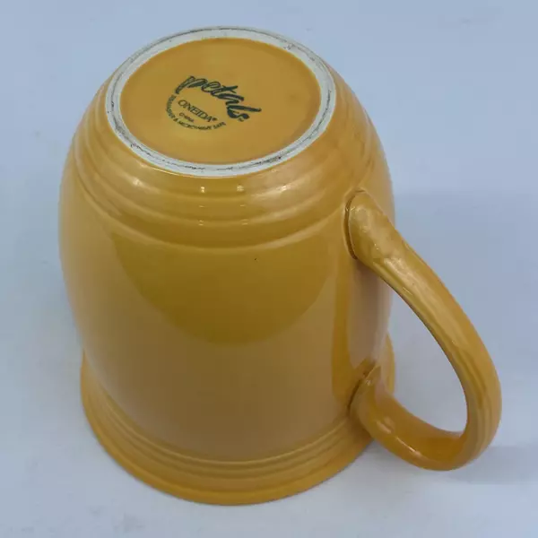 Vtg Oneida Petals Marigold Pitcher 64 Oz 7.25 Inch