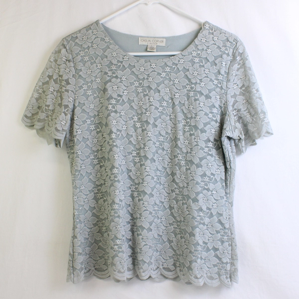 Casual Corner Gray Floral Lace Overlay Scallop Hem Blouse Women's Size Large