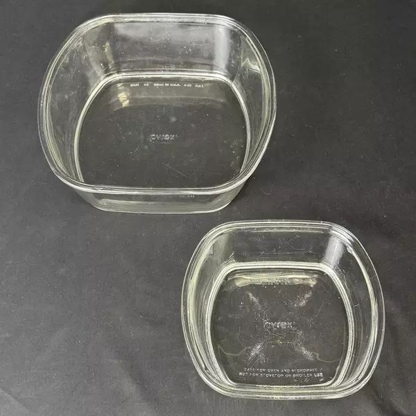 Set of 2 Pyrex Clear Nesting Baking Dishes 8100 And 8101
