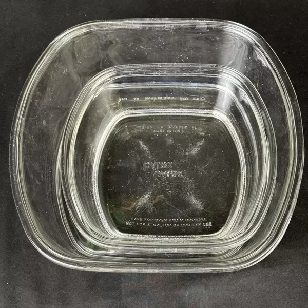 Set of 2 Pyrex Clear Nesting Baking Dishes 8100 And 8101
