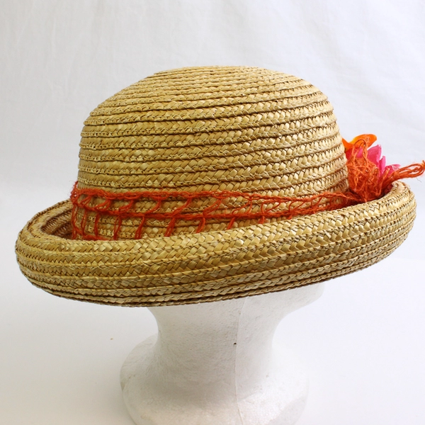 Women's Rolled Brim Straw Hat with Decorative Faux Flowers