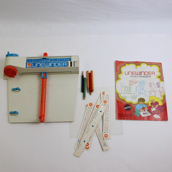 Vintage 1970 Mattel Linewinder Fun Finder Drawing Game
