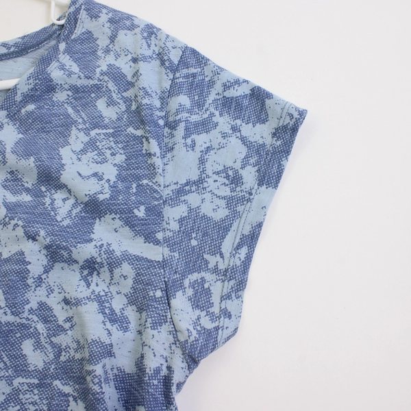 Eddie Bauer Light Blue Digital Camo V-Neck T-Shirt Women's Size Large