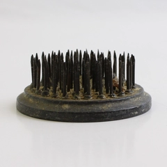 Flower Frog Dazey No. 52 Needle Sharp Heavy Metal Vintage 2" x 1"