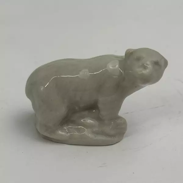 Wade Whimsies White Polar Bear Porcelain Figurine Red Rose Tea England