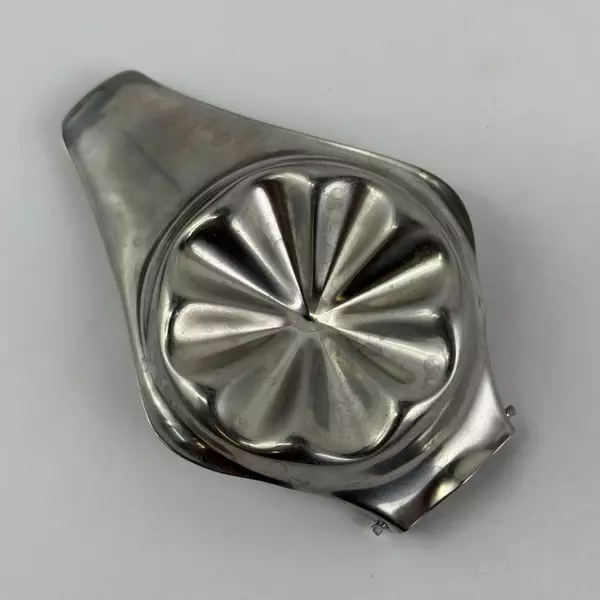 WMF Cromargan Polished Stainless Steel Lemon Citrus Squeezer Press Germany