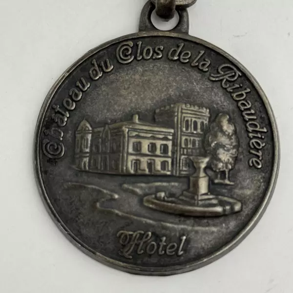 Chateau du Clos de la Ribaudiere Hotel Souvenir Keychain Key Ring France