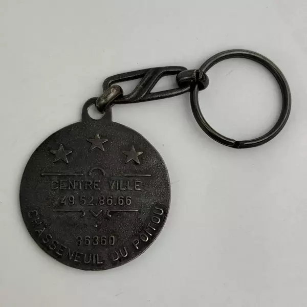 Chateau du Clos de la Ribaudiere Hotel Souvenir Keychain Key Ring France