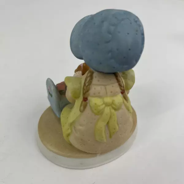 Precious Moments Holly Hobbie Collection Pleasant Dreams Girl and Kitty Figurine