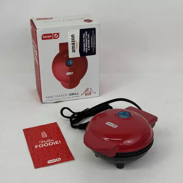 2019 Dash Mini Waffle Maker Red