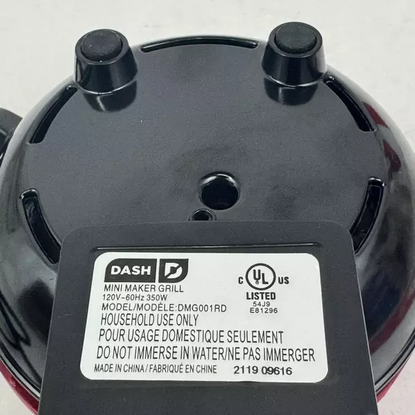 2019 Dash Mini Waffle Maker Red