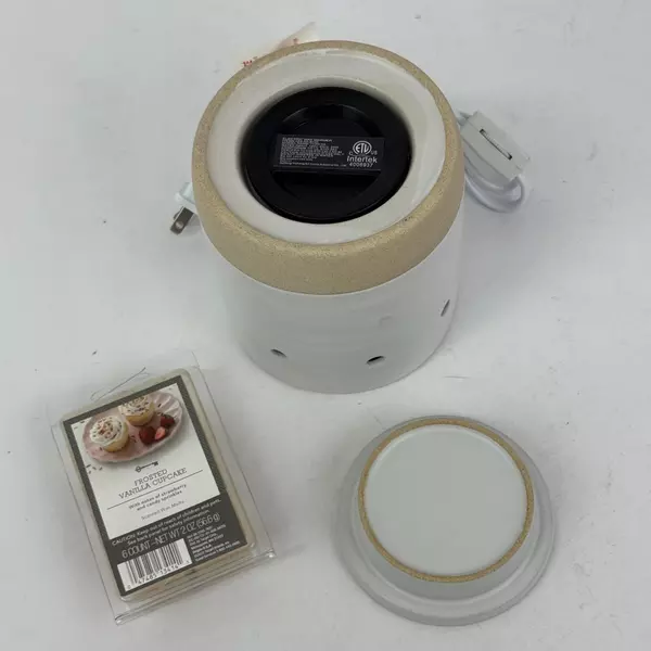 2020 Threshold Plug In Wall Wax Warmer With Light and Warmer Base
