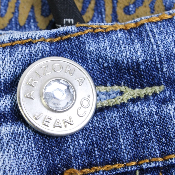 Arizona Jean Co. Medium Wash Bedazzled Capris Girls' Size 7 Reg