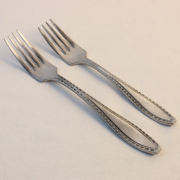 Lot of 4 Oneida Savoy Forks 3 Salad Forks (7 Inches) & 1 Dinner Fork (8 Inches)