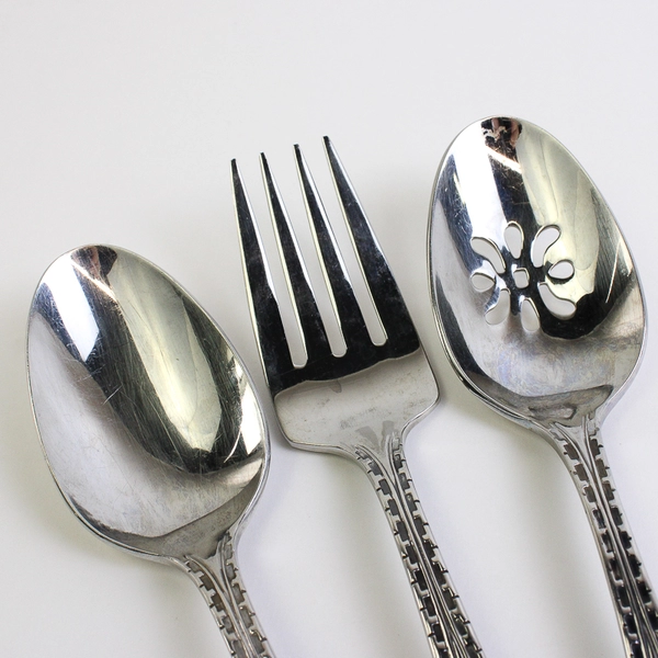Set of 3 Oneida Savoy Serving Spoon Serving Fork Slotted Serving Spoon Sil 18/10