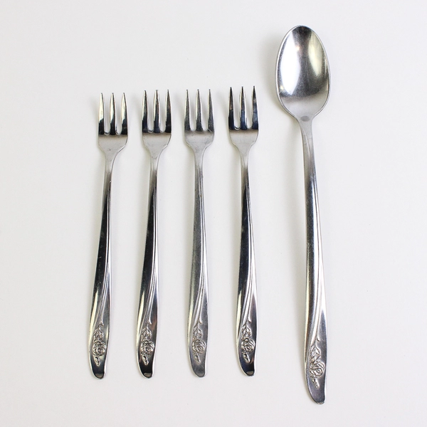 Lot Of 5 Oneida Silver Roseanne (Stainless) Flatware 4 Cocktail Forks 1 Iced Tea