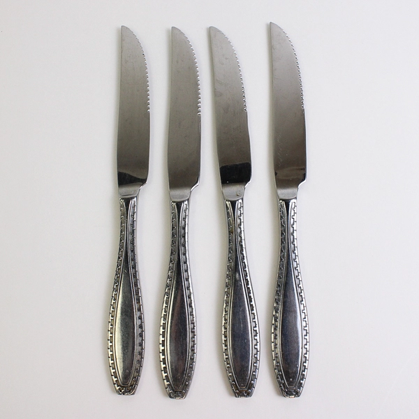 Lot of 4 Oneida Savoy Dinner Knives 18/10 Stainless Steel 9.5"