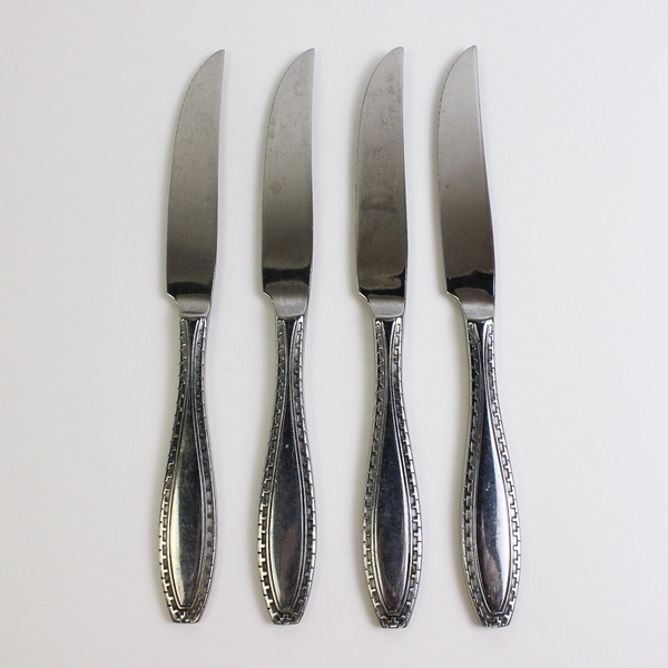 Lot of 4 Oneida Savoy Dinner Knives 18/10 Stainless Steel 9.5"