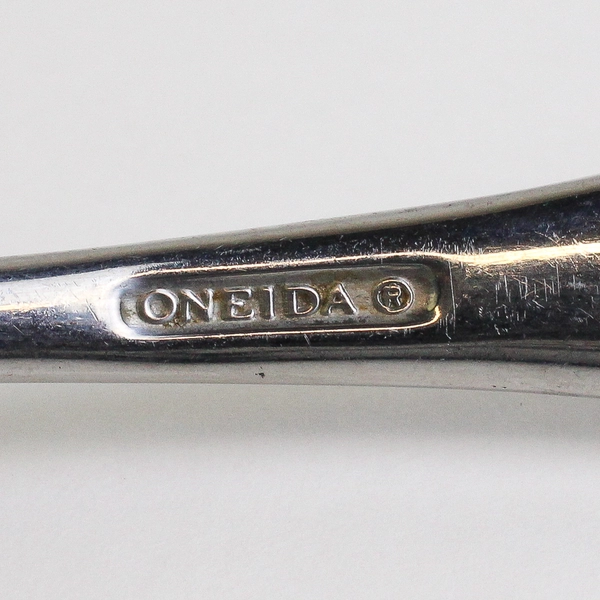 Oneida Voss Stainless Steel Round Bowl Soup Spoon 6.75"