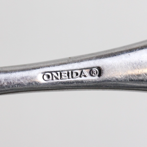 Oneida Voss Stainless Steel Dinner Fork 8"