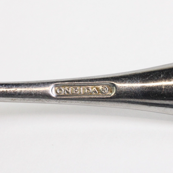 Lot Of 2 Oneida VOSS Sugar Spoons Stainless Flatware 6.25"