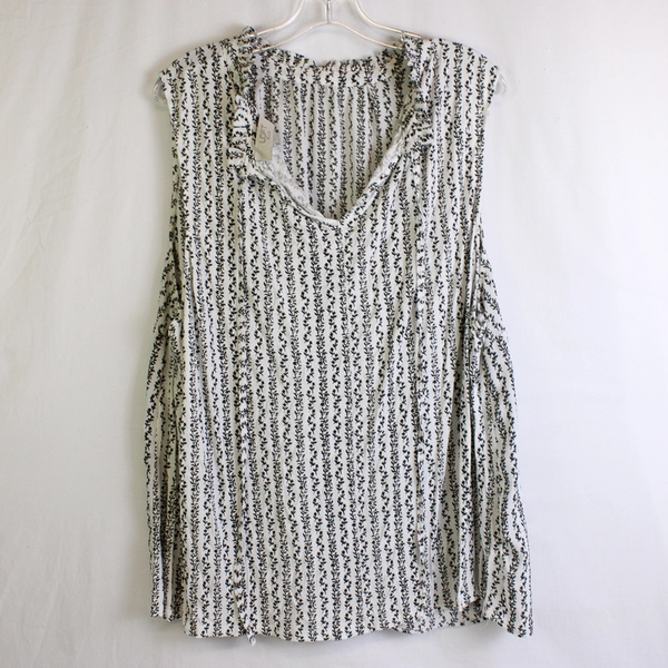 Loft Plus White and Black Floral Pattern Sleeveless Blouse Women's Size 24/26