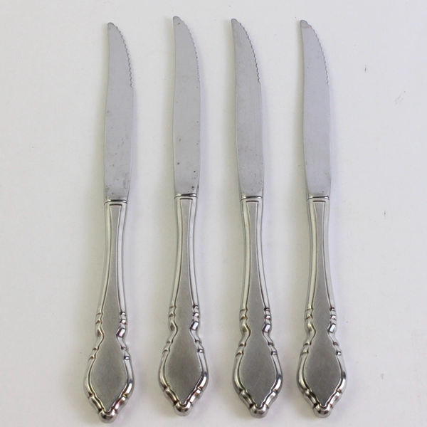 Set of 4 Oneida Classic Mood Stainless Hollow Steak Knives 9" 