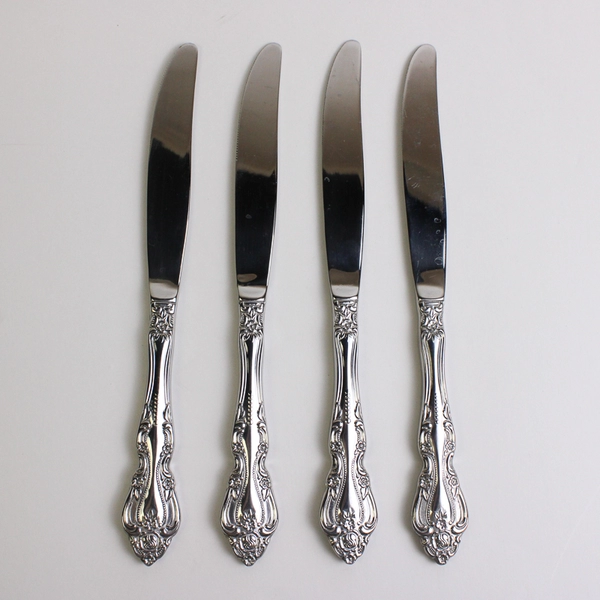 Set of 4 Reed & Barton Baroque Stainless Steel Dinner Knives
