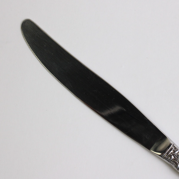 Set of 4 Reed & Barton Baroque Stainless Steel Dinner Knives