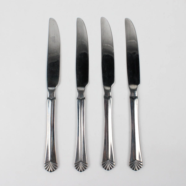 Set of 4 Oneida Julianna Dinner Knives 9.5 Inches Stainless Steel
