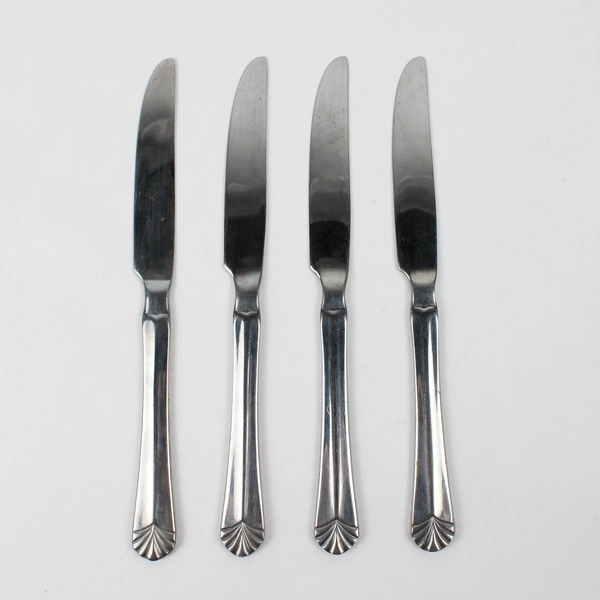 Set of 4 Oneida Julianna Dinner Knives 9.5 Inches Stainless Steel