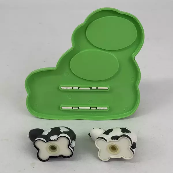 Avon Down On The Farm Napkin Holder and Salt & Pepper Shaker Set
