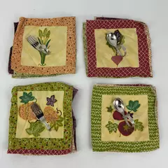 Set of 4 Vegetable Pattern Cloth Napkins With Fork And Spoon Napkin Holders