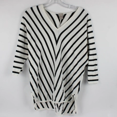 Chico's Women's M Black and White V Pattern Short Sleeve Blouse