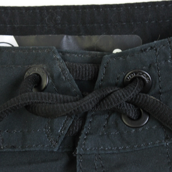 Volcom Black and Gray Swim Shorts Boys' Size 26