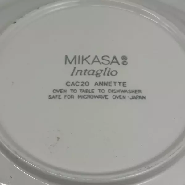 Set Of Mikasa Intaglio Annette Large Rimmed Soup Salad Bowls 9 1/4 Inch