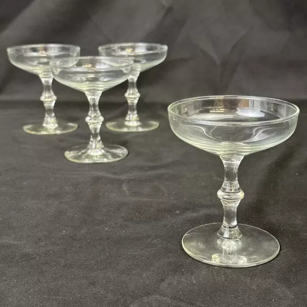 Set of 4 Clear Champagne Glasses Bamboo Type Stem
