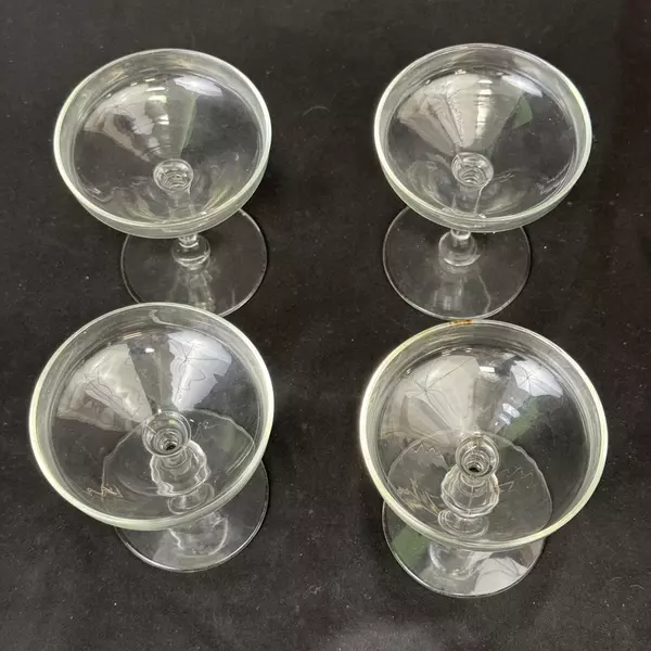 Set of 4 Clear Champagne Glasses Bamboo Type Stem