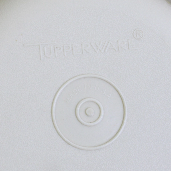 Tupperware Serving Center Veggie Tray 12" Missing Dip Cup