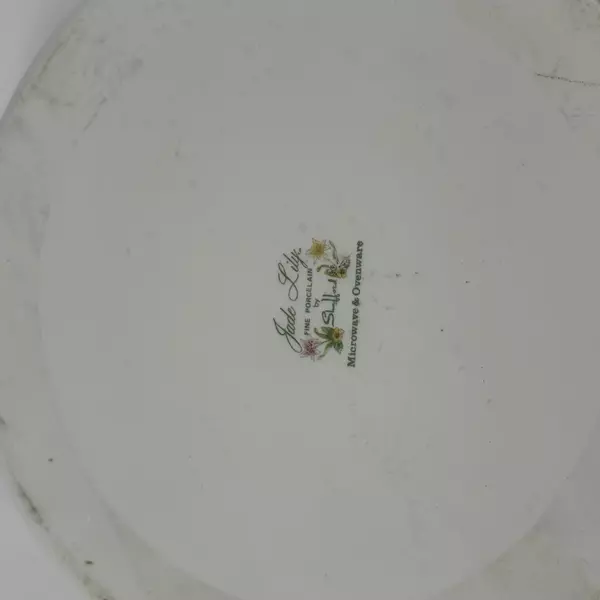 Shafford 2.5 Quart Jade Lily Porcelain Covered Casserole Dish