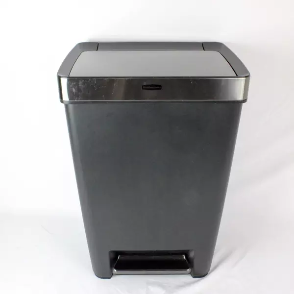 Rubbermaid Premier Series Step-On Trash Can Kitchen Home Use