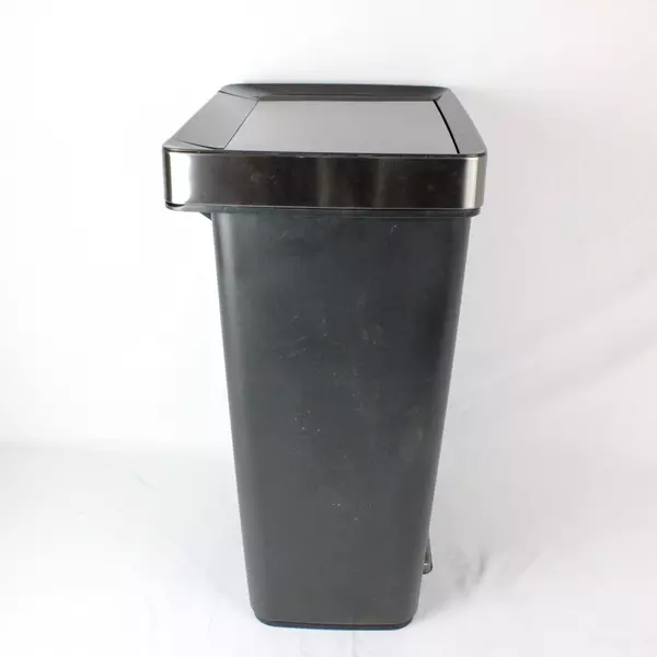 Rubbermaid Premier Series Step-On Trash Can Kitchen Home Use