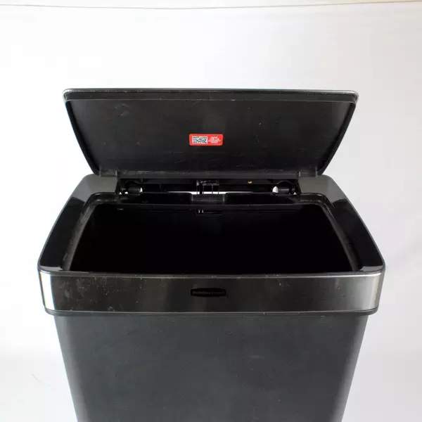 Rubbermaid Premier Series Step-On Trash Can Kitchen Home Use