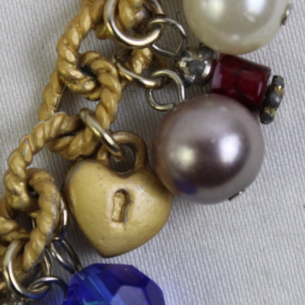 Gold-Tone Padlock Faux Pearl Beaded Charm Bracelet Toggle Clasp 8"