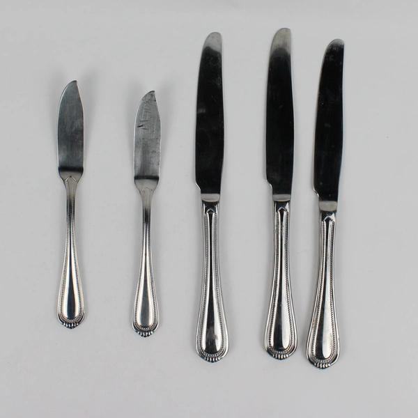 Set of 5 Oneida Countess Solid & Butter Knives Stainless Steel Glossy Finish