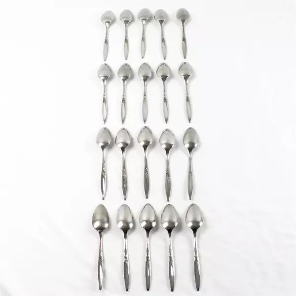 Lot of 20 Oneida Highland Rose Spoons Stainless Steel